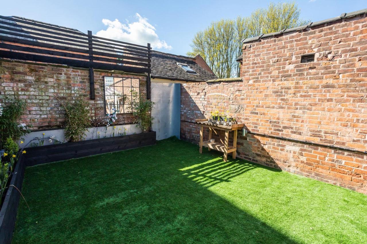 The Walled Garden At Cheshire Boutique Bathhouse Нантвич Экстерьер фото